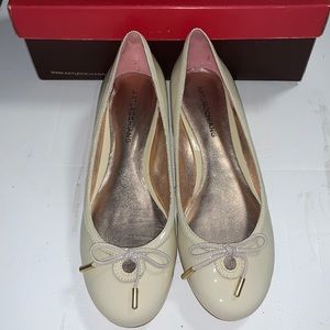 Arturo Chiang Low Heel Dress Shoes